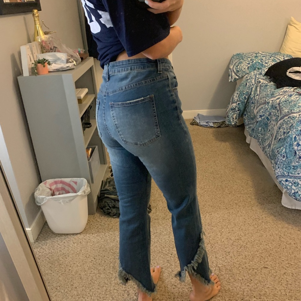 Jeans with fringe at bottom